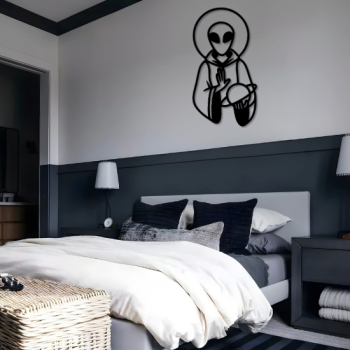 alien-with-planet-img